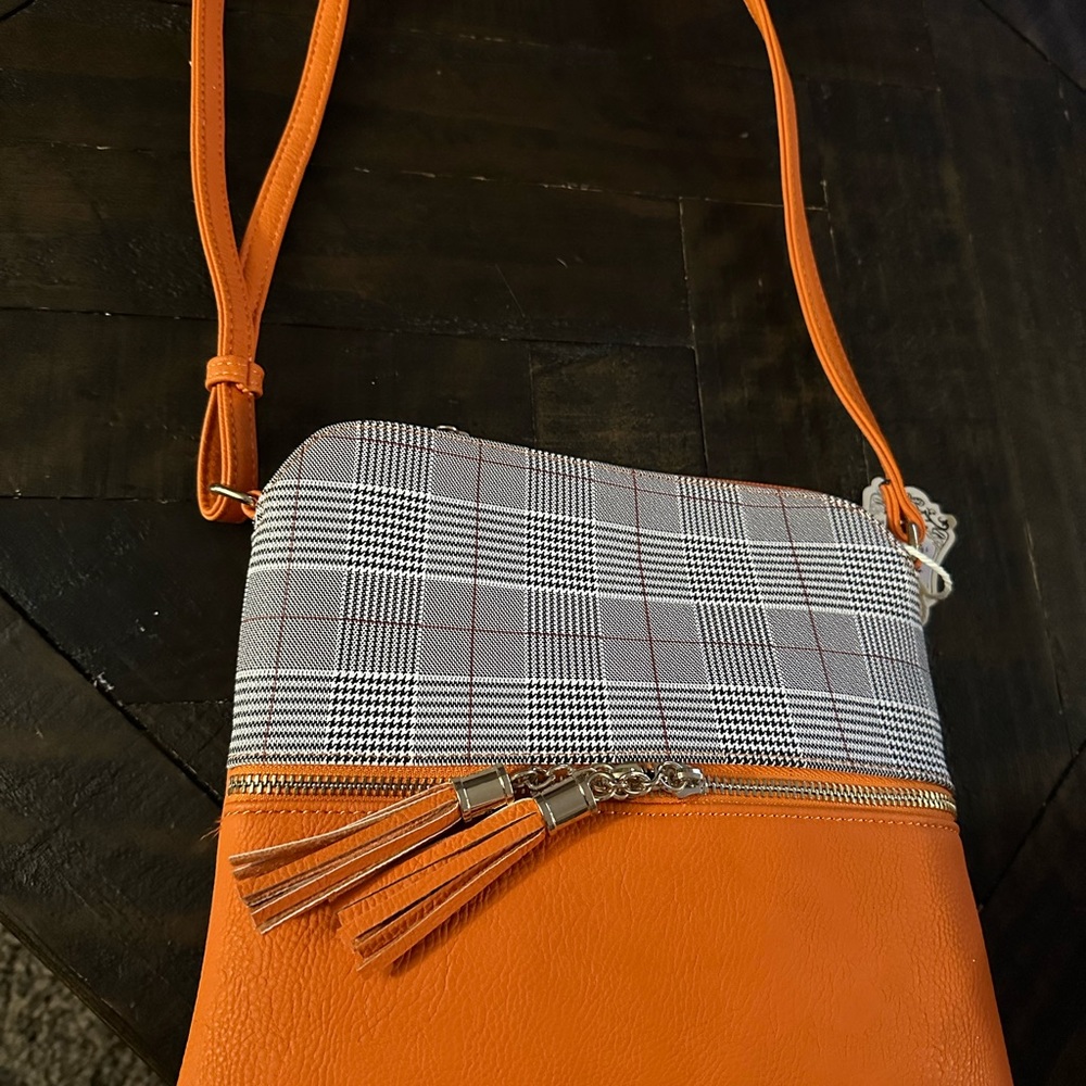 Crossbody purse